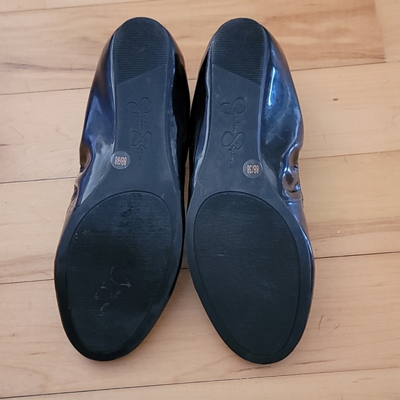 Flats - Picture 3 of 3